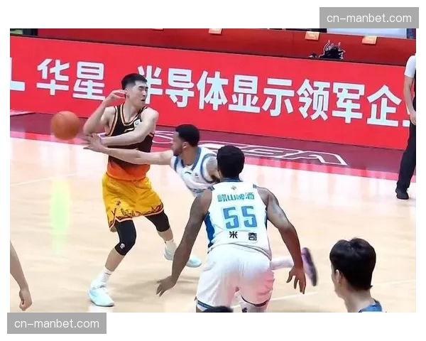 CBA联赛格局剧变 传统豪强挣扎与新兴势力崛起并存 CBA联赛格局剧变 传统豪强挣扎与新兴势力崛起并存