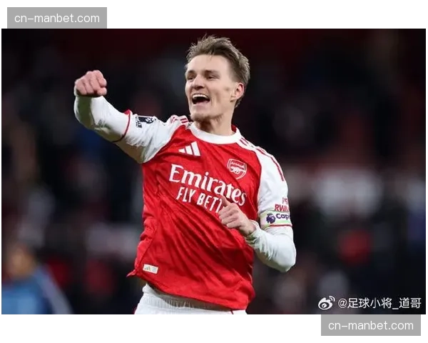 阿森纳中场三角站位 赖斯厄德高配合拉扯对手阵型